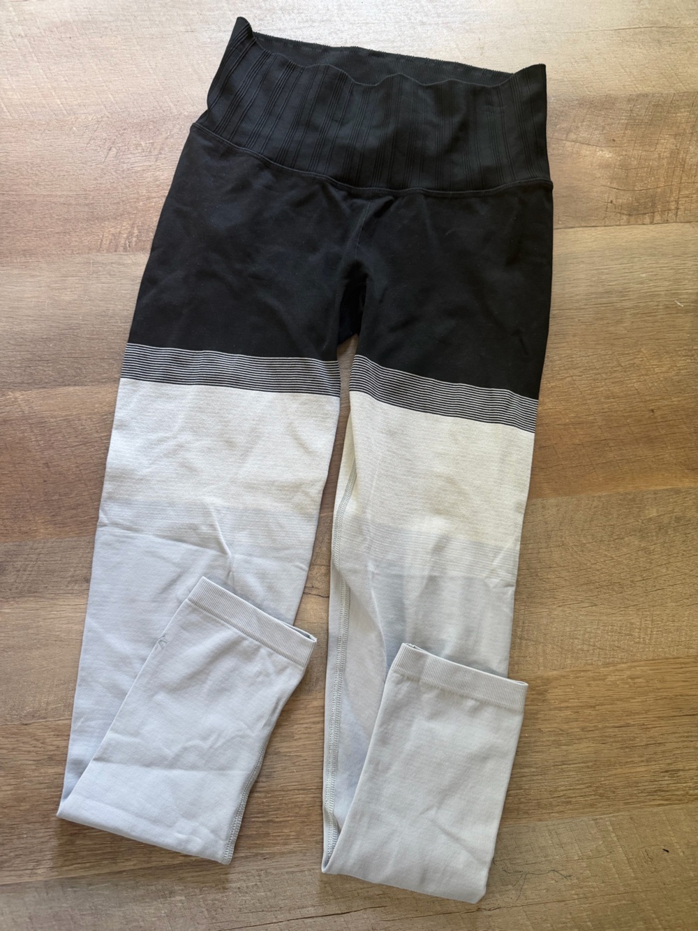 Athleta Black White Ombré Seamless High Rise Leggings Size XS